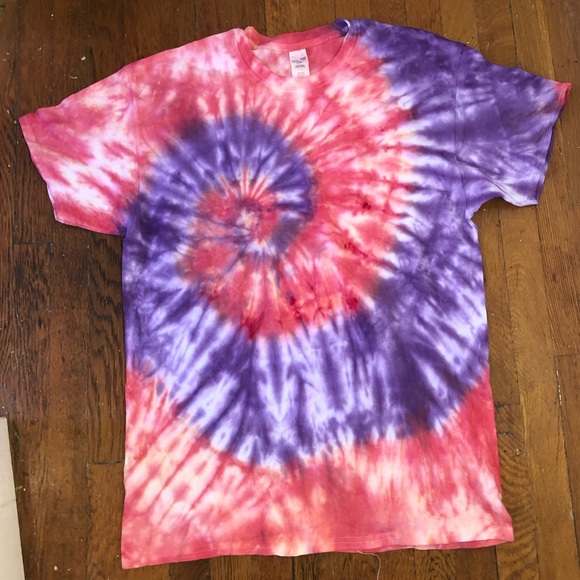 purple and red t shirt